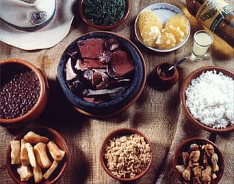 Foto da receita: Bobó de Camarão Cremoso - Creme baiano de mandioca com camarões refogados no dendê e leite de coco. Espesso, perfumado e reconfortante.